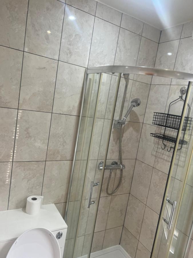 Апартаменти Large Modern Studio Flat Лондон Екстер'єр фото